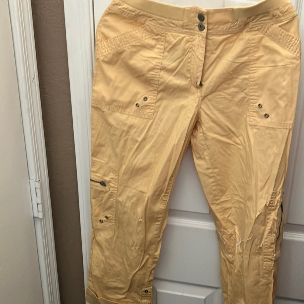 FINAL MARKDOWN Ladies Chicos cargo style slacks 00 xs 2